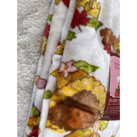 Strawberry Shortcake & Friends FALL  Autumn Soft Plush Throw Blanket 50 X 70” - Picture 11 of 16